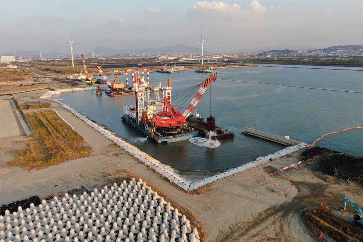 北九州港(響灘東地区)洋上風力発電基地港湾整備事業