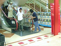 PIレポートの配布の様子